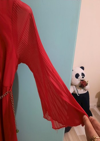 Zincir Detaylı Kırmızı Uzun Kadın Elbise - Görsel 8