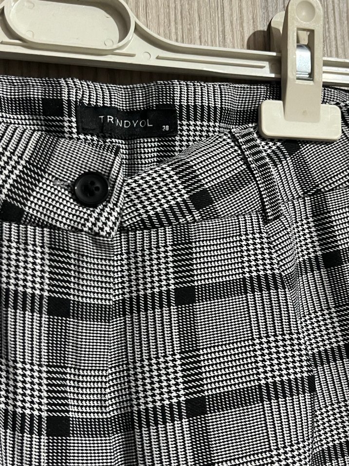 Kadın Gri Kareli Kemerli Kumaş Pantolon - Görsel 3