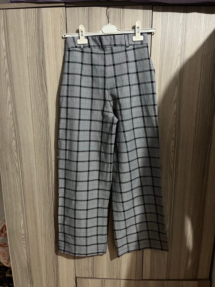 Kadın Gri Kareli Kemerli Kumaş Pantolon - Görsel 4