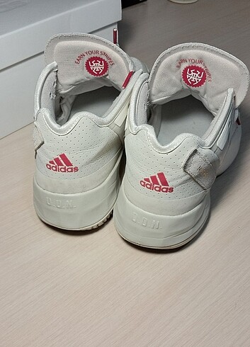 42 Beden beyaz Renk Adidas Basketbol Ayakkabısı Don Issue 4