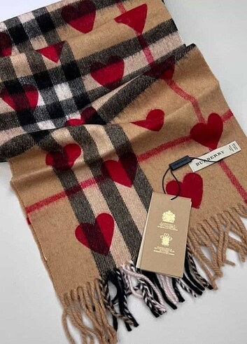 Burberry yün atkı 