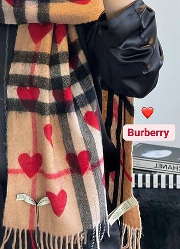 Burberry yün atkı 