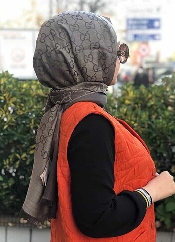  Beden Gucci yün ipek şal 