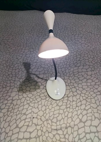 Beyaz Masa Lambası Sarjlı - Görsel 3