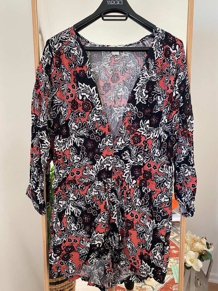 Desenli Bohem Kısa Tulum, V Yakalı - Görsel 3