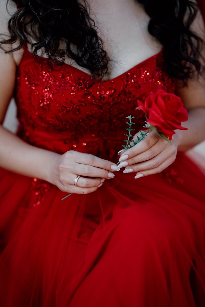 Kırmızı Parlak İşlemeli Uzun Abiye Elbise - Görsel 3