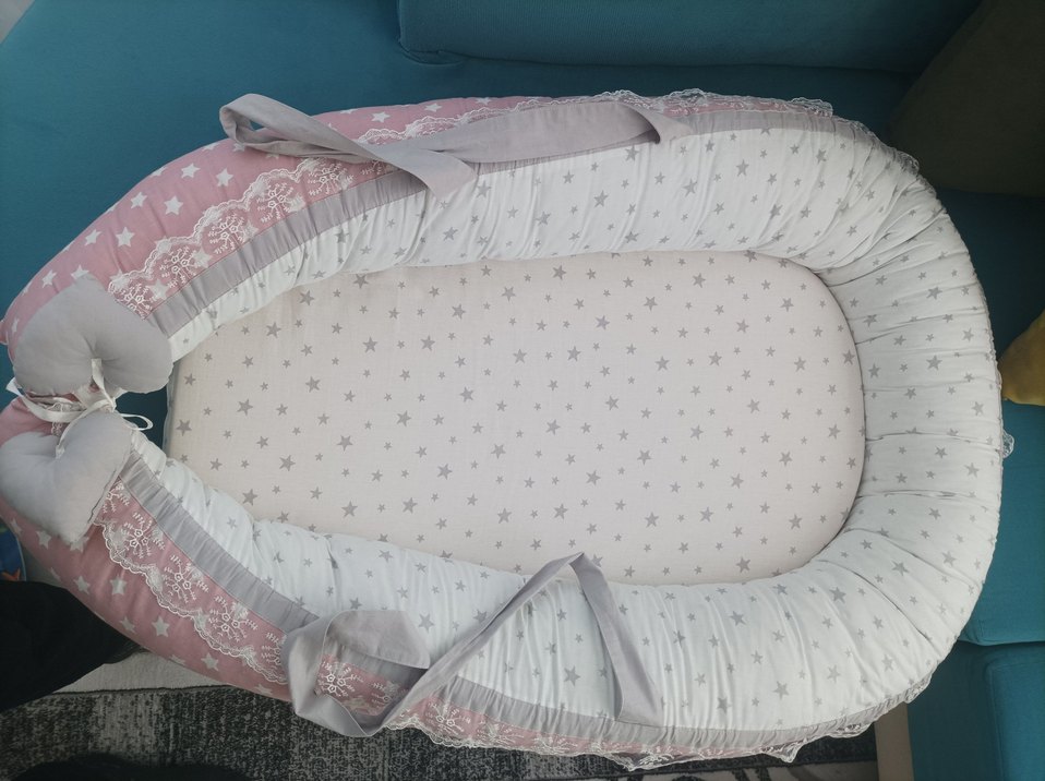 Pembe ve gri desenli bebek uyku yatağı BABYNEST - Görsel 2