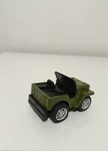 Yeşil Oyuncak Araba - Görsel 2