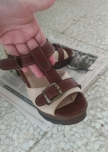 36 Beden Bej Deri Tokalı Kadın Dolgu Topuk Ayakkabı