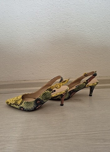 Kemal tanca sarı yılan topuklu ayakkabı - Görsel 5