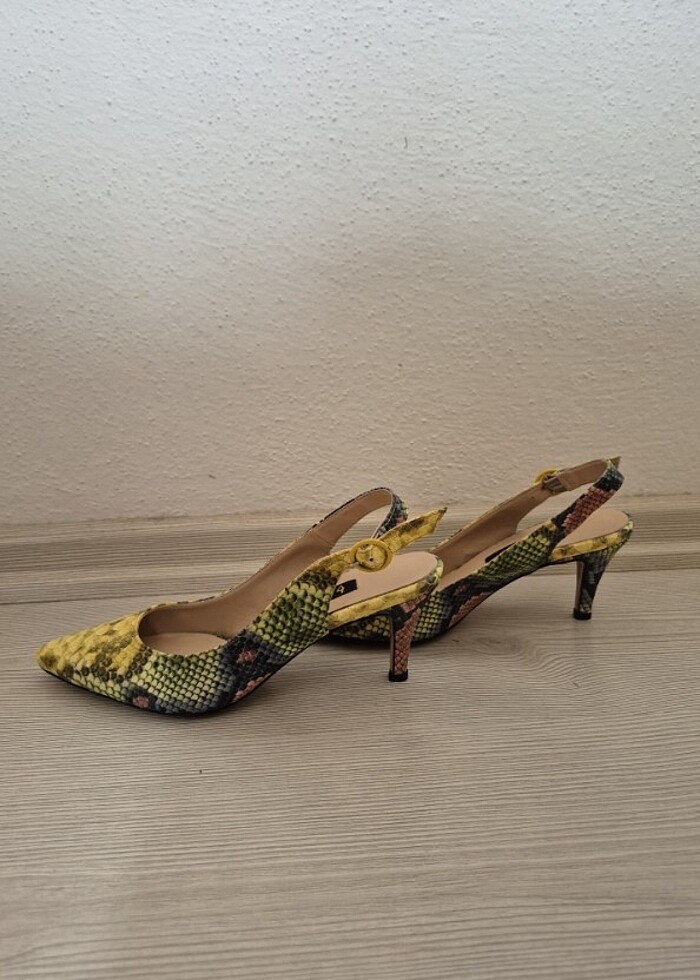 Kemal tanca sarı yılan topuklu ayakkabı - Görsel 5