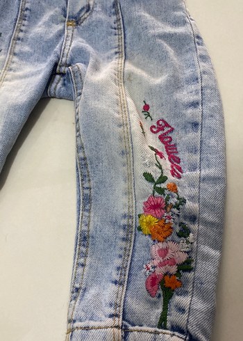 Renkli Nakışlı Bol Kesim Kız Kot Pantolon - Görsel 2