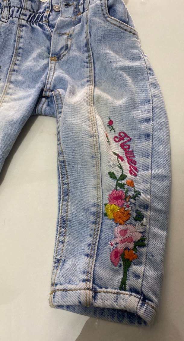 Renkli Nakışlı Bol Kesim Kız Kot Pantolon - Görsel 2