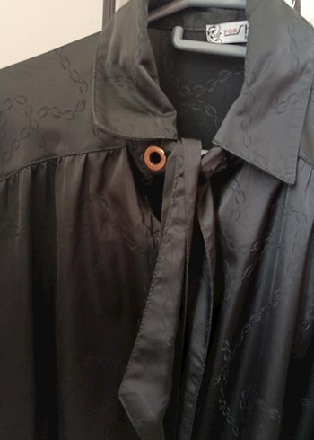 Siyah Düğmeli Uzun Kollu saten Gömlek - Görsel 2