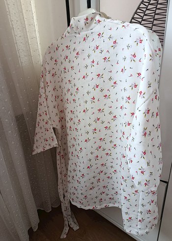 Beyaz Çiçek Desenli Midi Kimono - Görsel 3