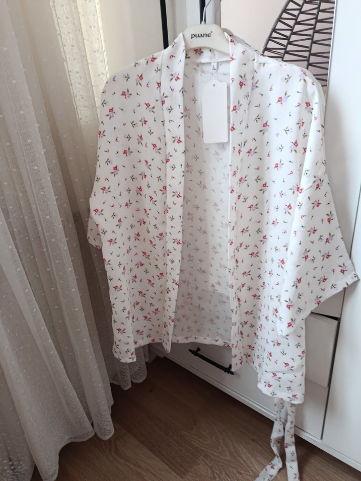 Beyaz Çiçek Desenli Midi Kimono - Görsel 2