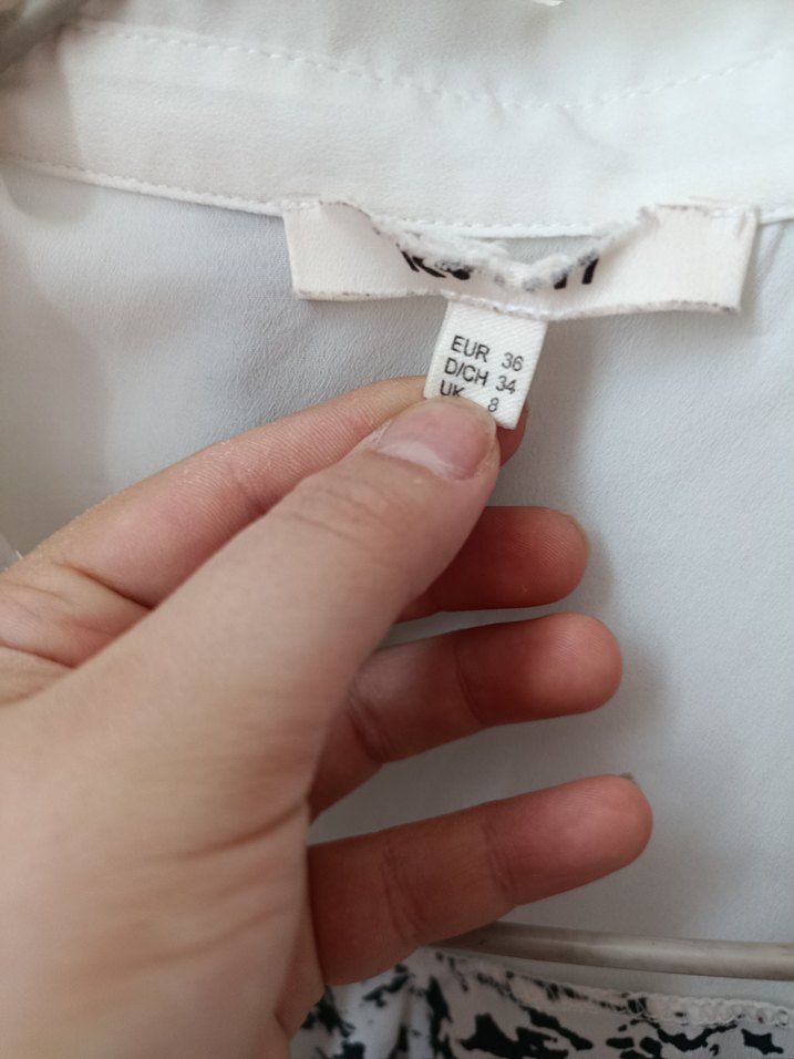 Gri Baskılı V Yaka Kadın Gömlek - Görsel 2