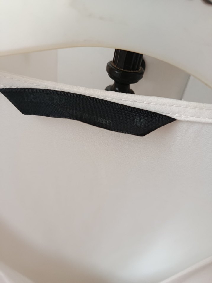 V Yaka Beyaz Kadın Bluz Puane - Görsel 3