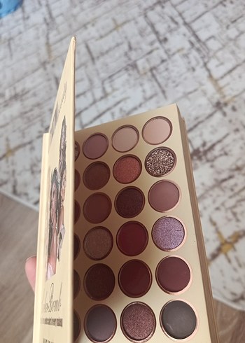 URATM Beauty kitap şeklinde makyaj seti - Görsel 2