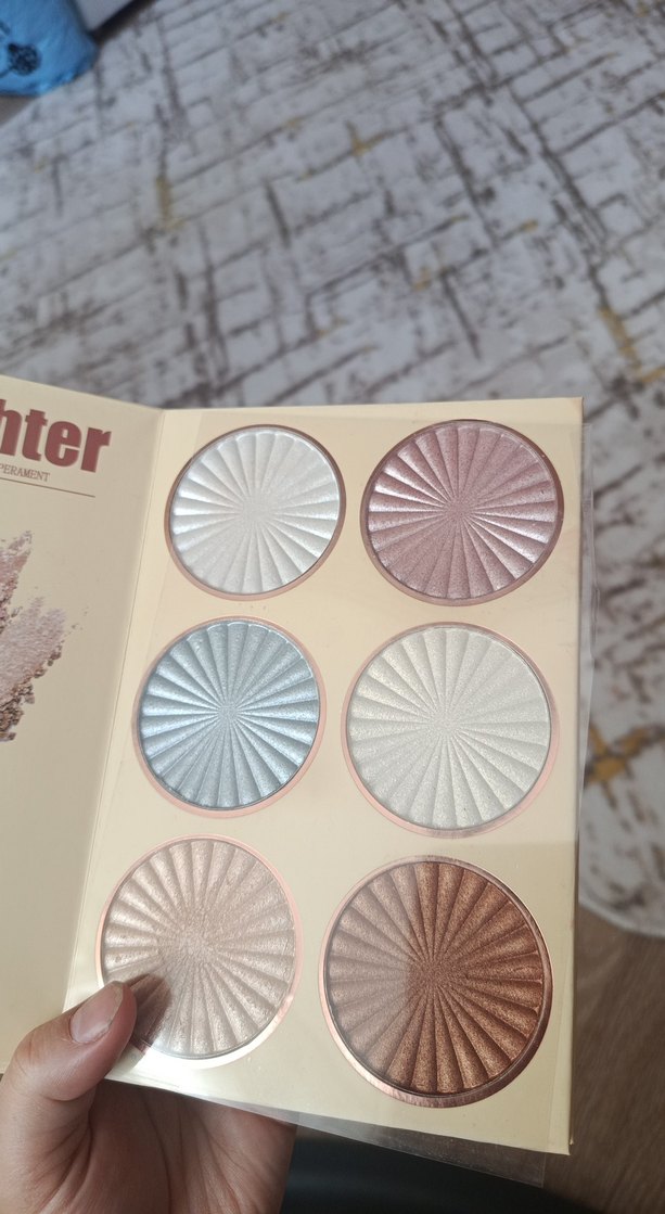 URATM Beauty kitap şeklinde makyaj seti - Görsel 3