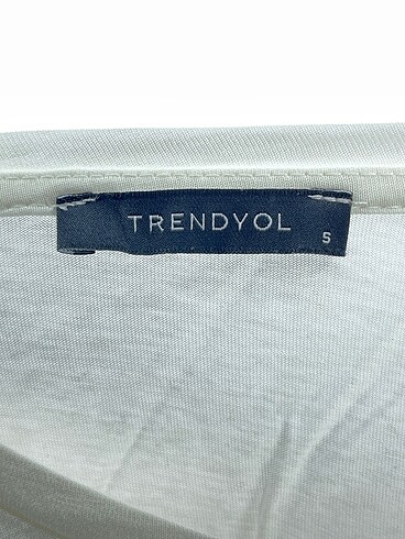 s Beden beyaz Renk Trendyol & Milla T-shirt %70 İndirimli.