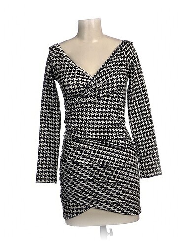 PreLoved Kısa Elbise %70 İndirimli.