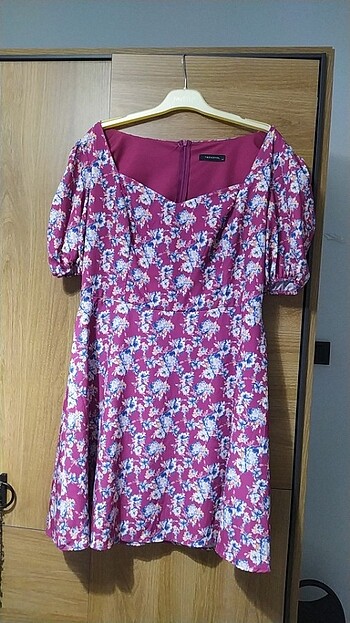 Çiçekli mini elbise