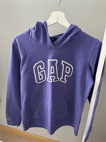 Gap sweatshirt