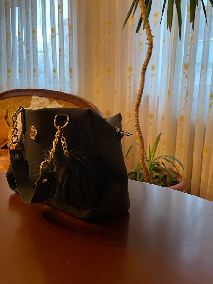 Siyah Deri Püsküllü Kadın Çanta - Görsel 2