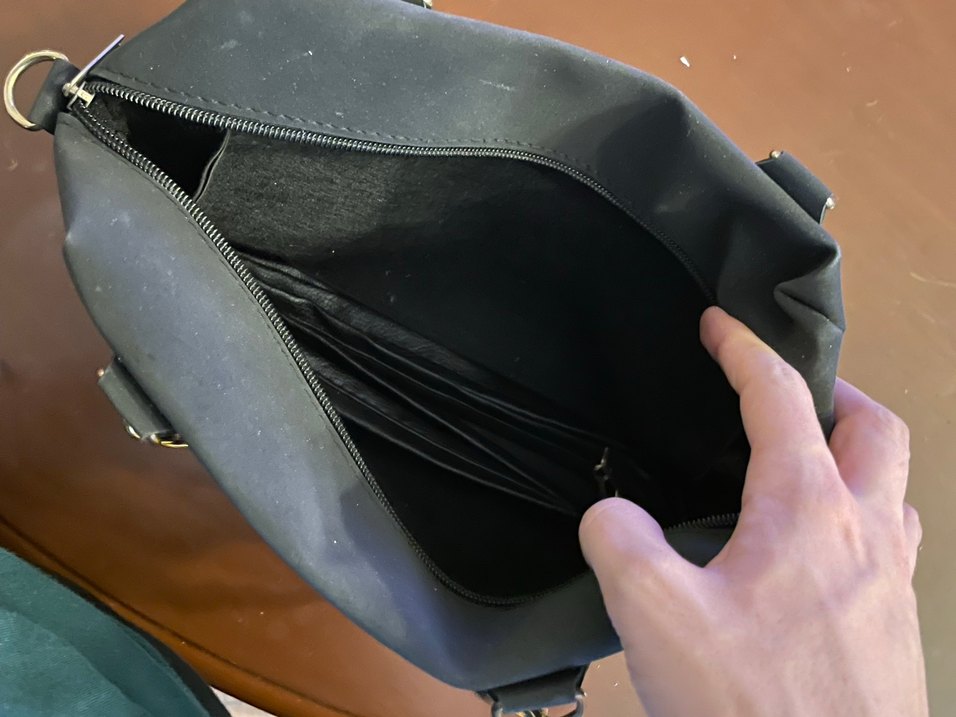 Siyah Deri Püsküllü Kadın Çanta - Görsel 4