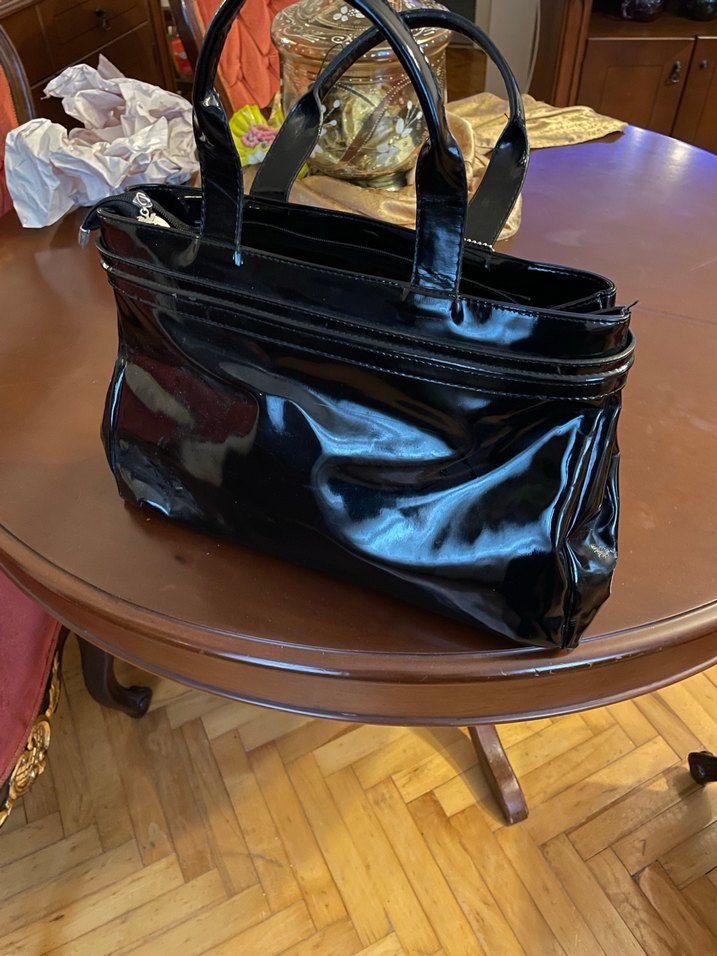 Parlak Siyah Deri Kadın El Çantası - Görsel 3