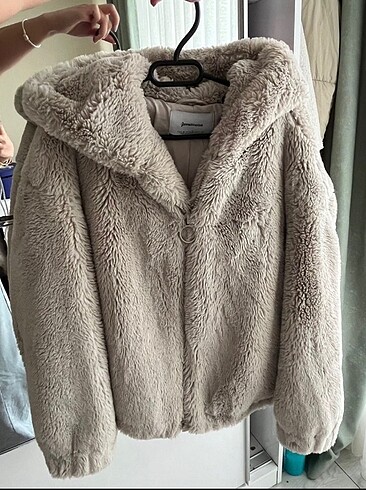 Stradivarius Peluş Mont
