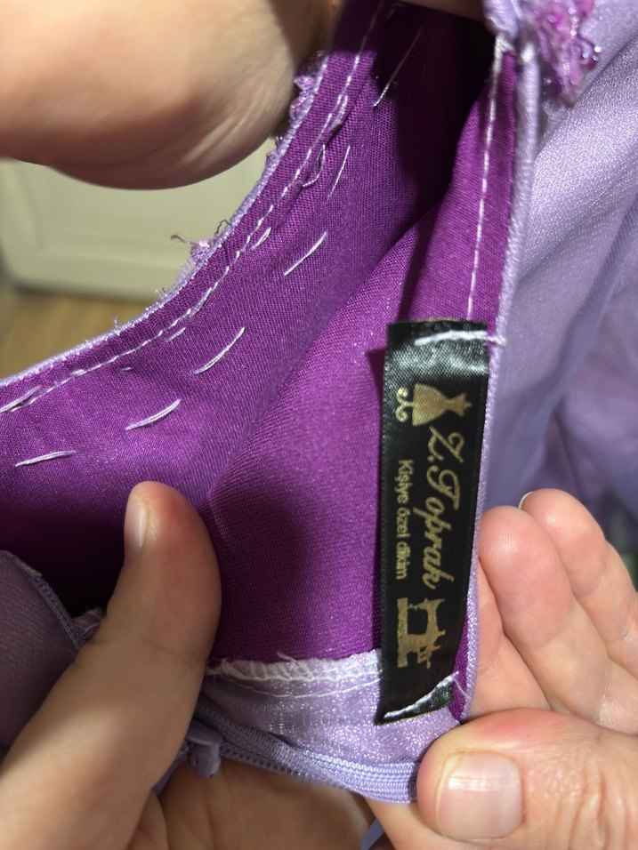 Uzun Kollu Mor Nakışlı Abiye Elbise - Görsel 3