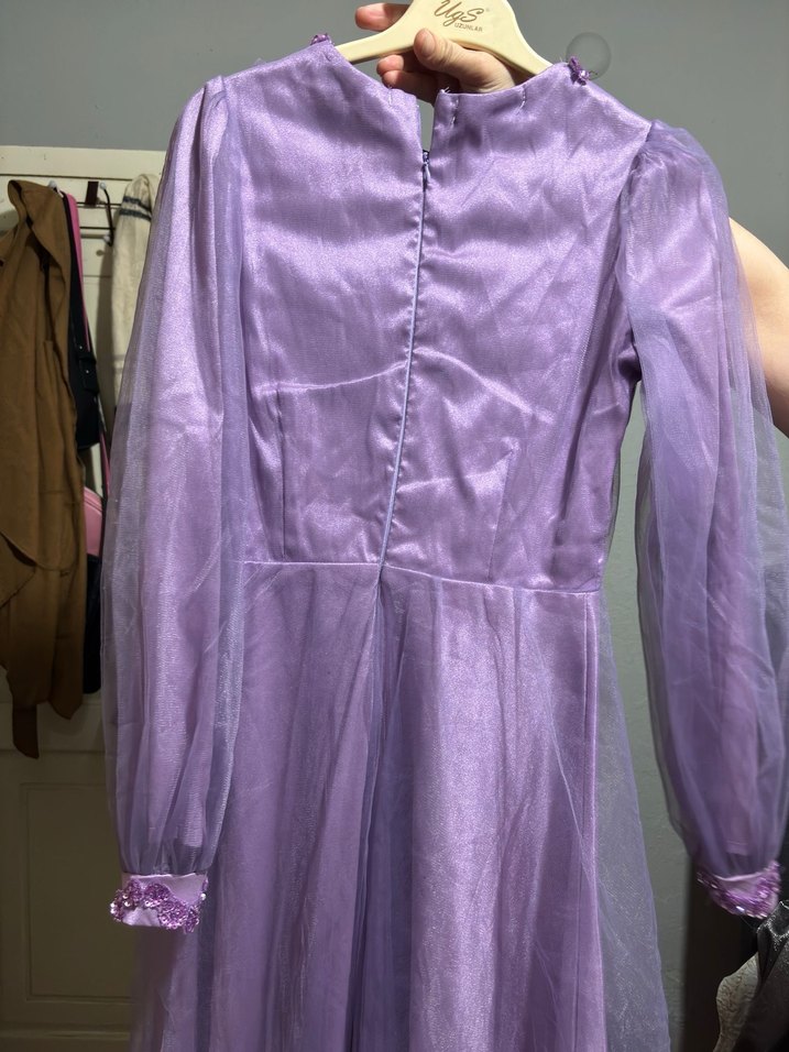 Uzun Kollu Mor Nakışlı Abiye Elbise - Görsel 4