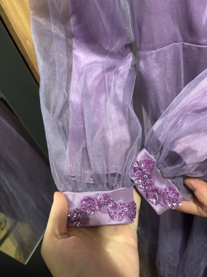 Uzun Kollu Mor Nakışlı Abiye Elbise - Görsel 2