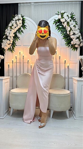 Satenimsi toz pembe elbise