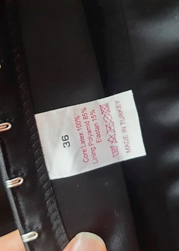 Siyah Göğüs Açma Detaylı Korse - Görsel 2