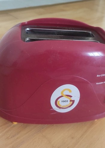 Kırmızı Parlak Galatasaray Tost Makinesi