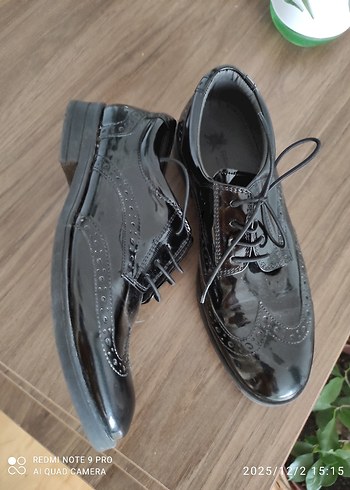 Parlak Siyah Klasik Erkek Çocuk Ayakkabısı - Görsel 2