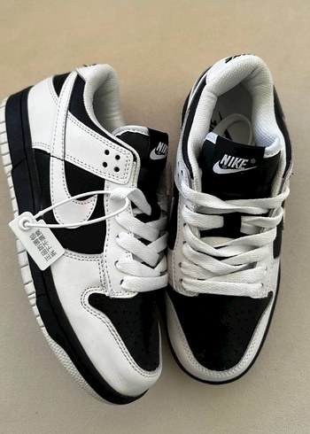 Beyaz Siyah Nike Spor Ayakkabı - Görsel 2