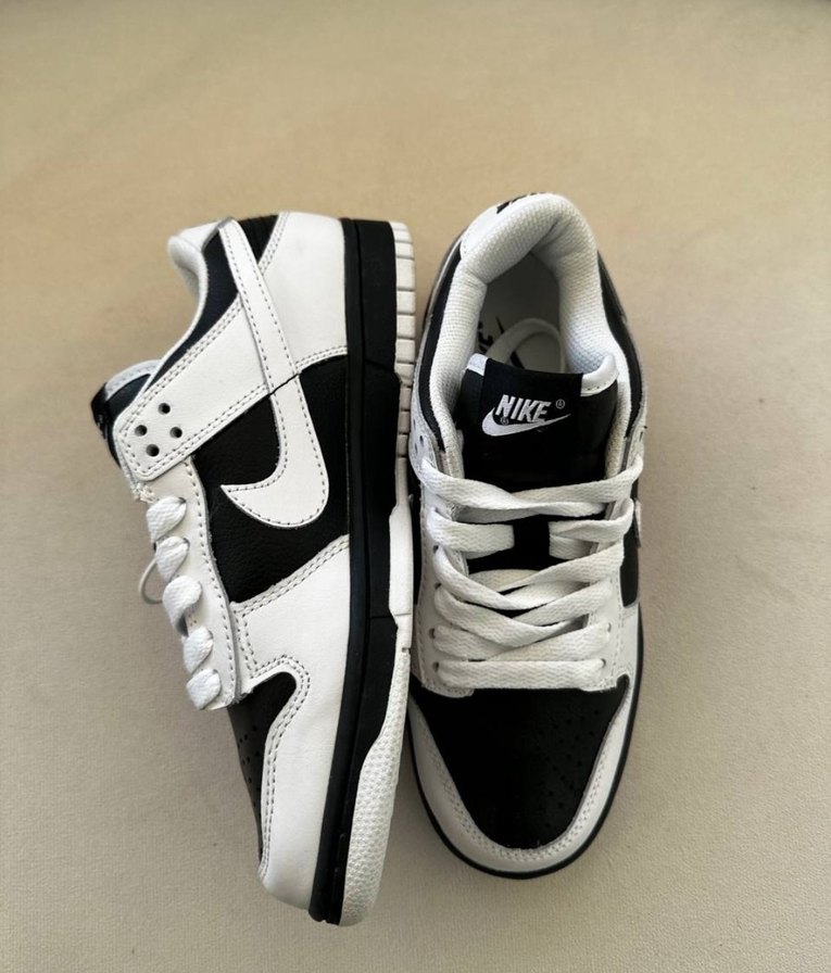 Beyaz Siyah Nike Spor Ayakkabı - Görsel 4