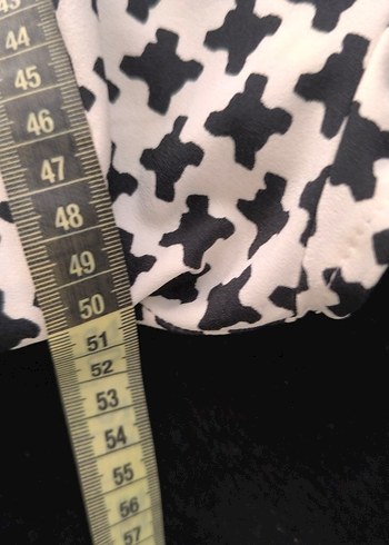 Düğmeli V Yakalı Kısa Kollu Gri Bluz - Görsel 4