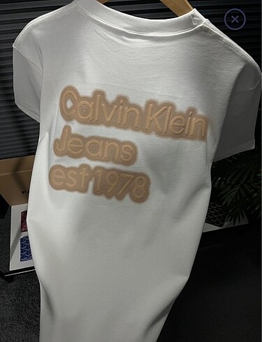 m Beden beyaz Renk Calvin Klein T-Shirt