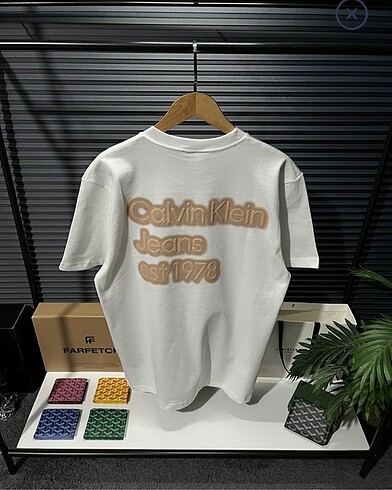 m Beden Calvin Klein T-Shirt