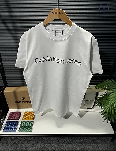 Calvin Klein Tshirt