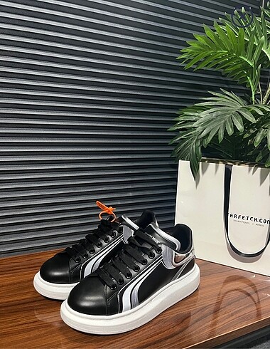 Alexander Mcqueen