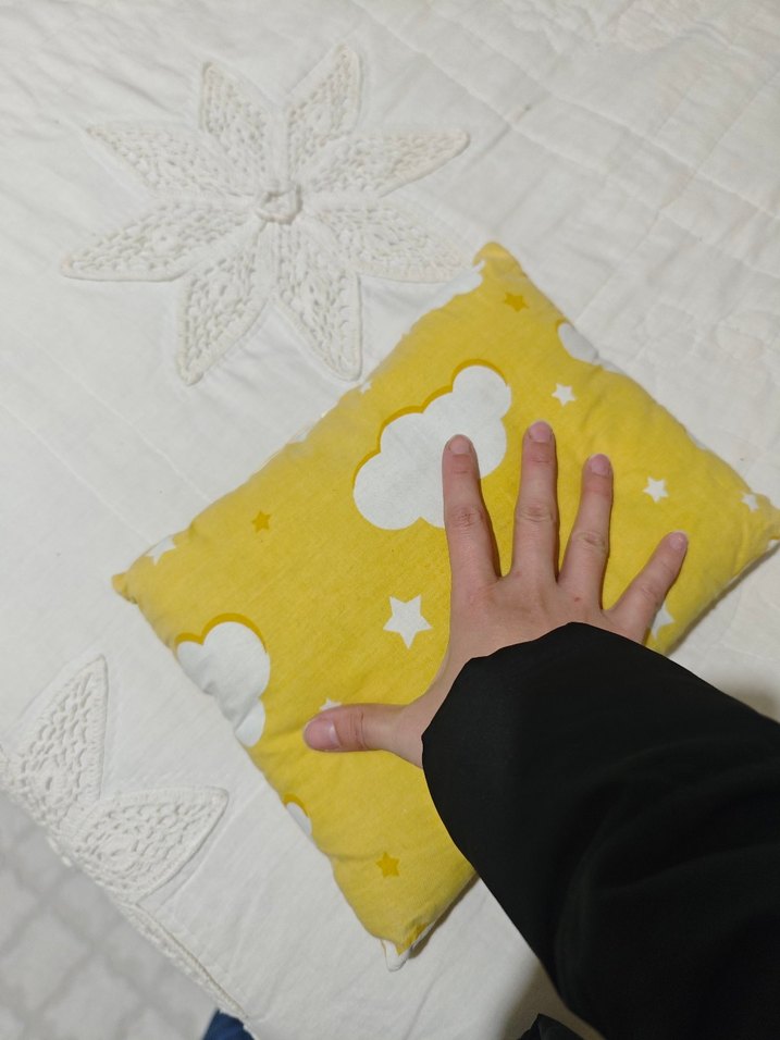 Sarı Bulut ve Yıldız Desenli Çocuk Yastığı - Görsel 2