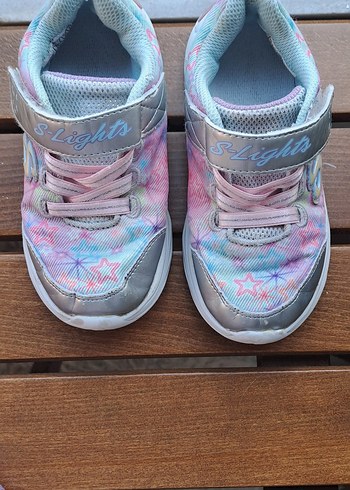 Skechers Kız Çocuk Bağcıklı Velcro Spor Ayakkabı