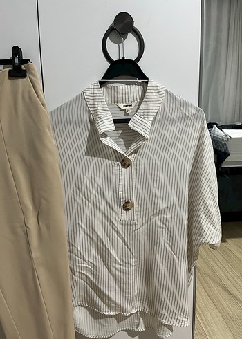 Bej Düğmeli Kadın Kumaş Pantolon ve gömlek - Görsel 4