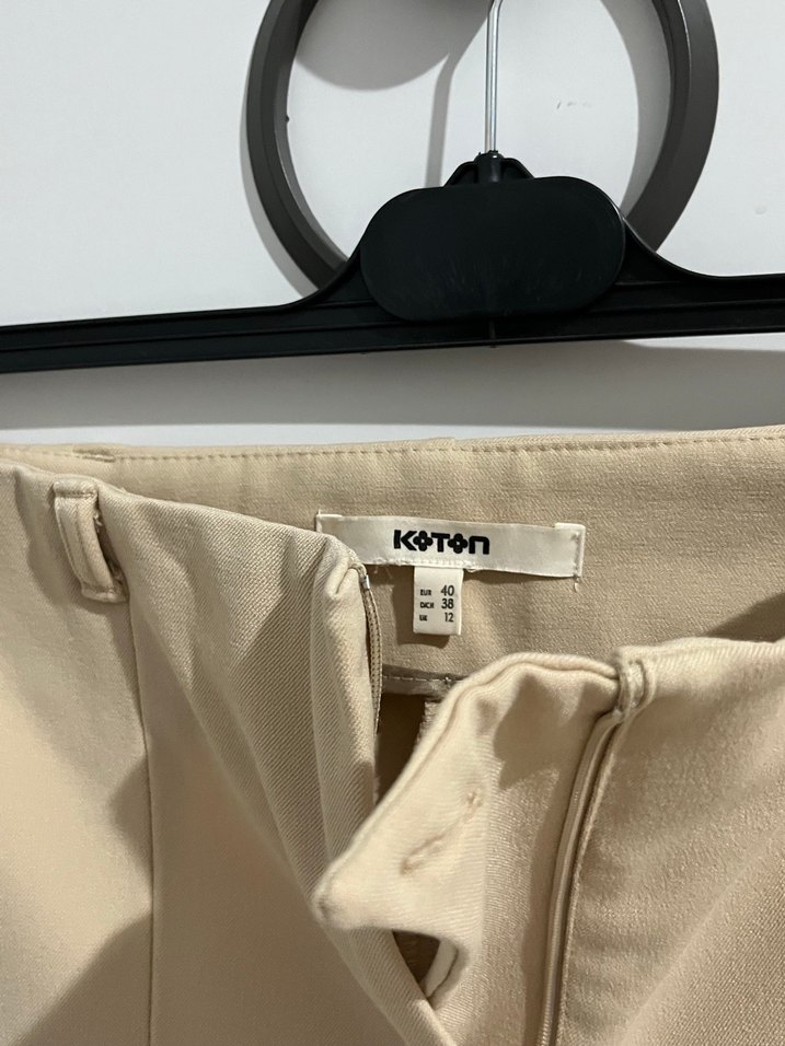 Bej Düğmeli Kadın Kumaş Pantolon ve gömlek - Görsel 2